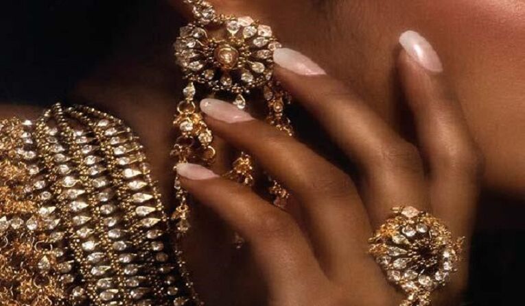 How to keep your gold and valuables safe.