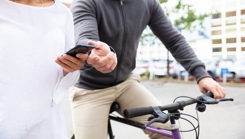  Phone snatching in the City of London