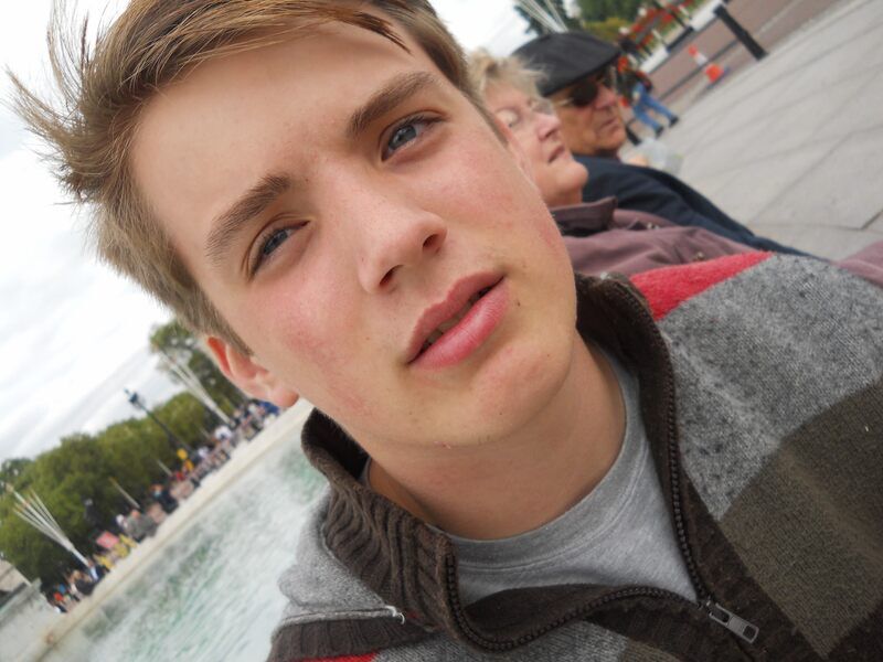 Supporting Young People to Make Safer Choices About Drugs