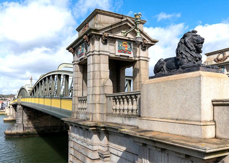 Rochester Bridge refurbishment, UK
